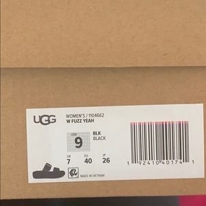 Brand new women’s “fuzz yeah” slides